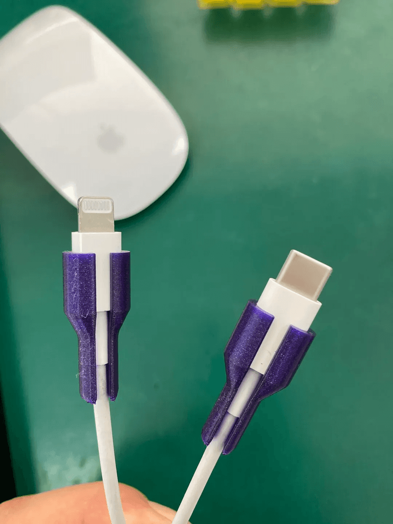 Apple Lightning to USB C cable protector — 1