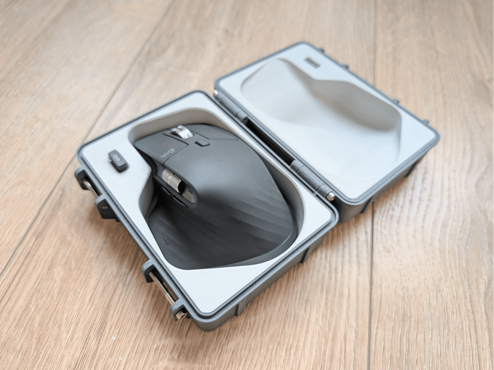 Logitech MX Master 3/S Rugged Storage Case — 4
