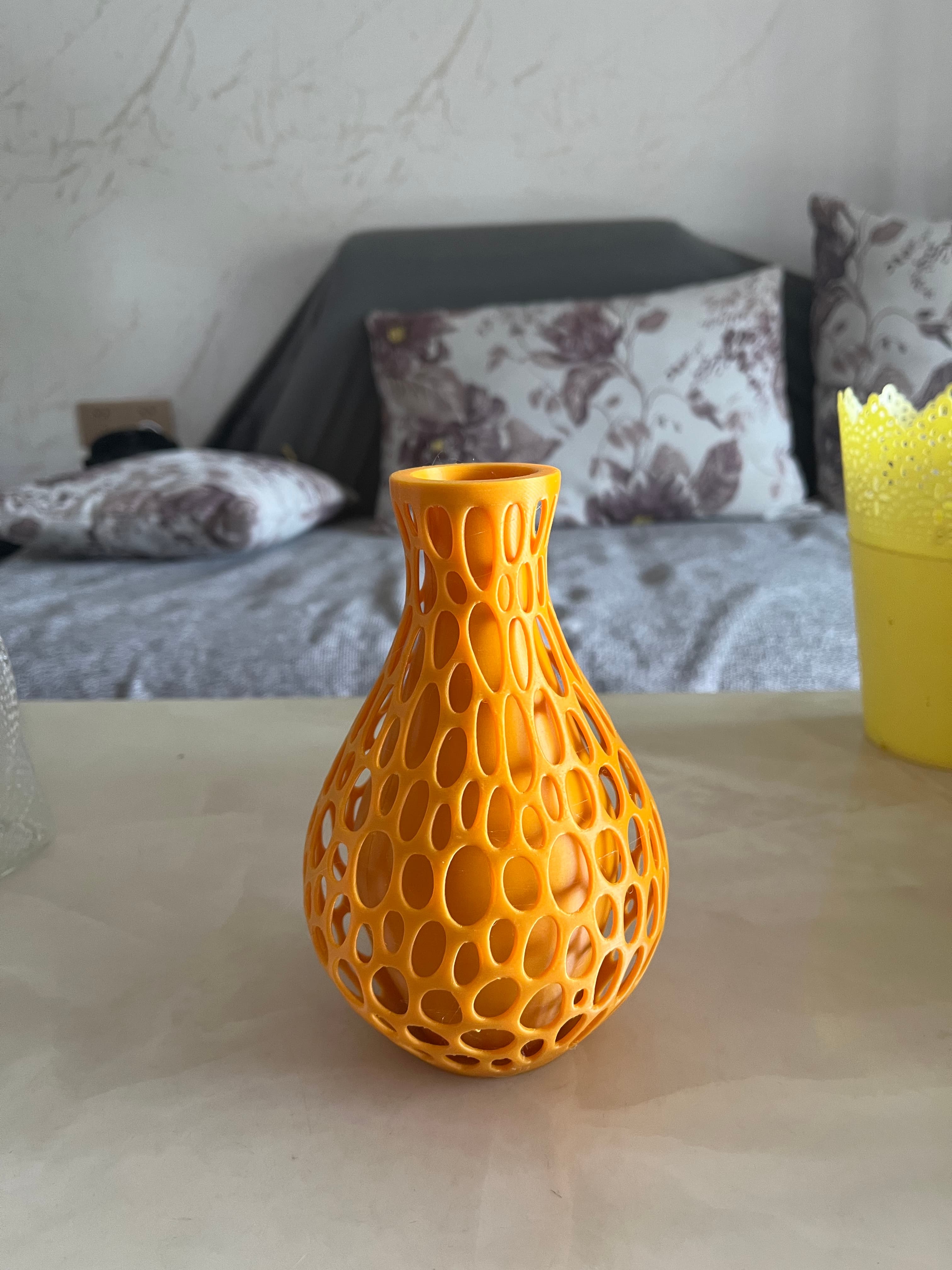 voronoi vase — 1