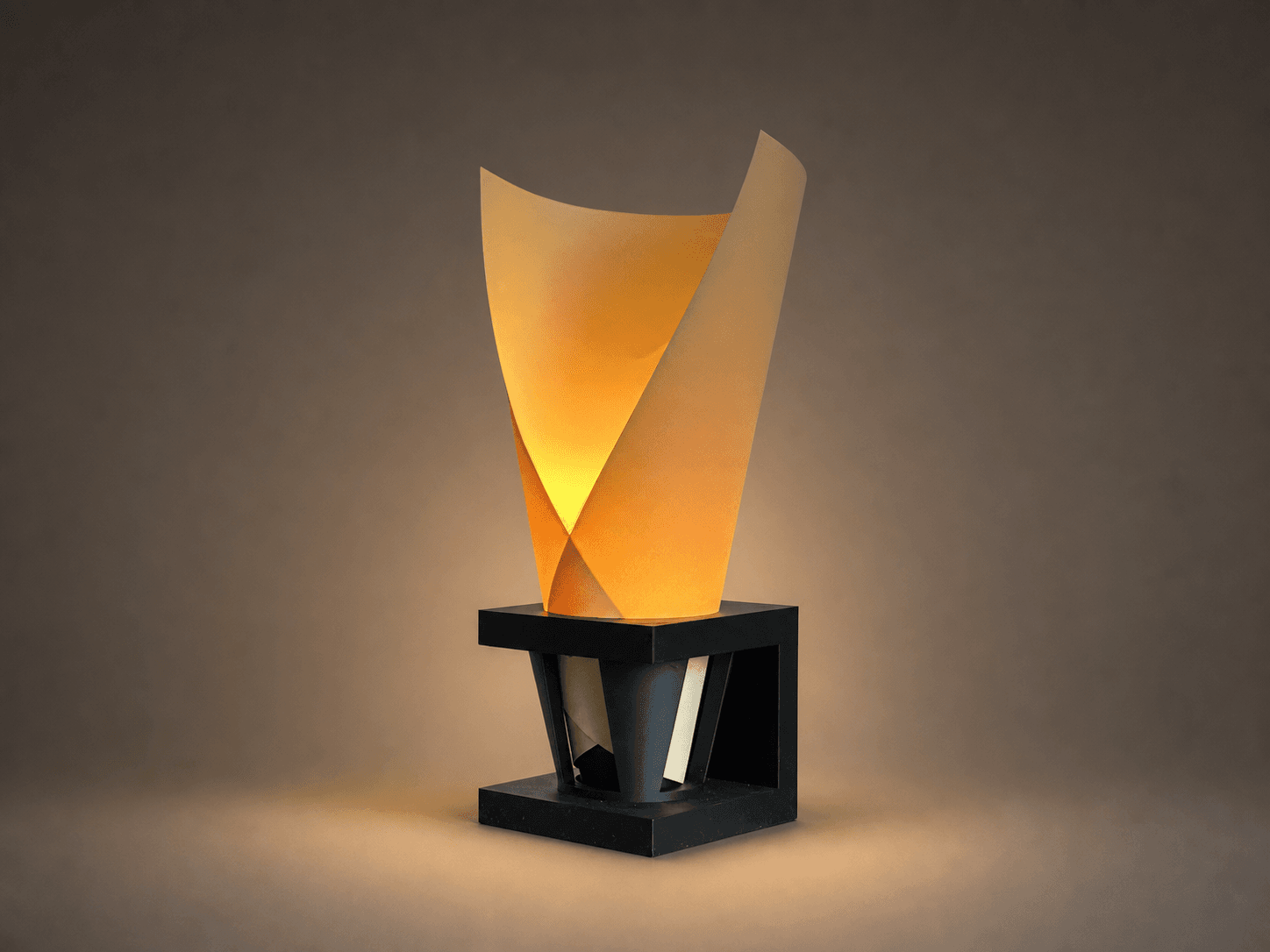 Vesper – Sculptural Bedside Lamp — 1