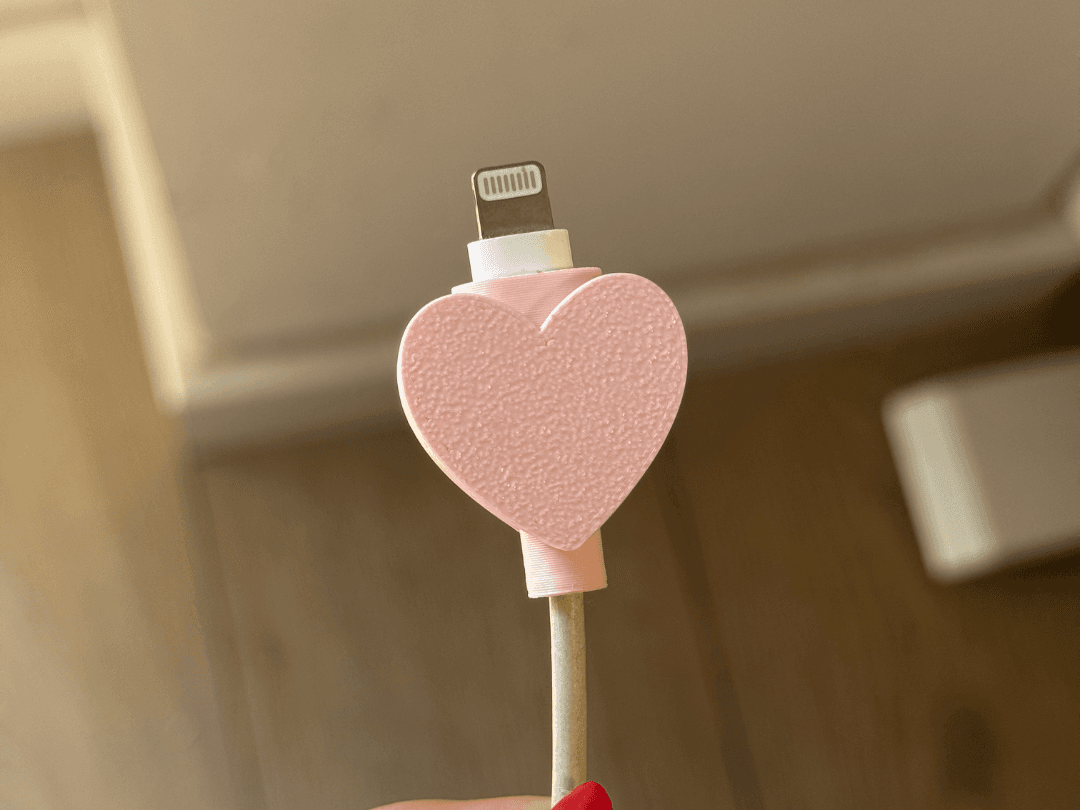 Universal Cable Protector - heart — 2