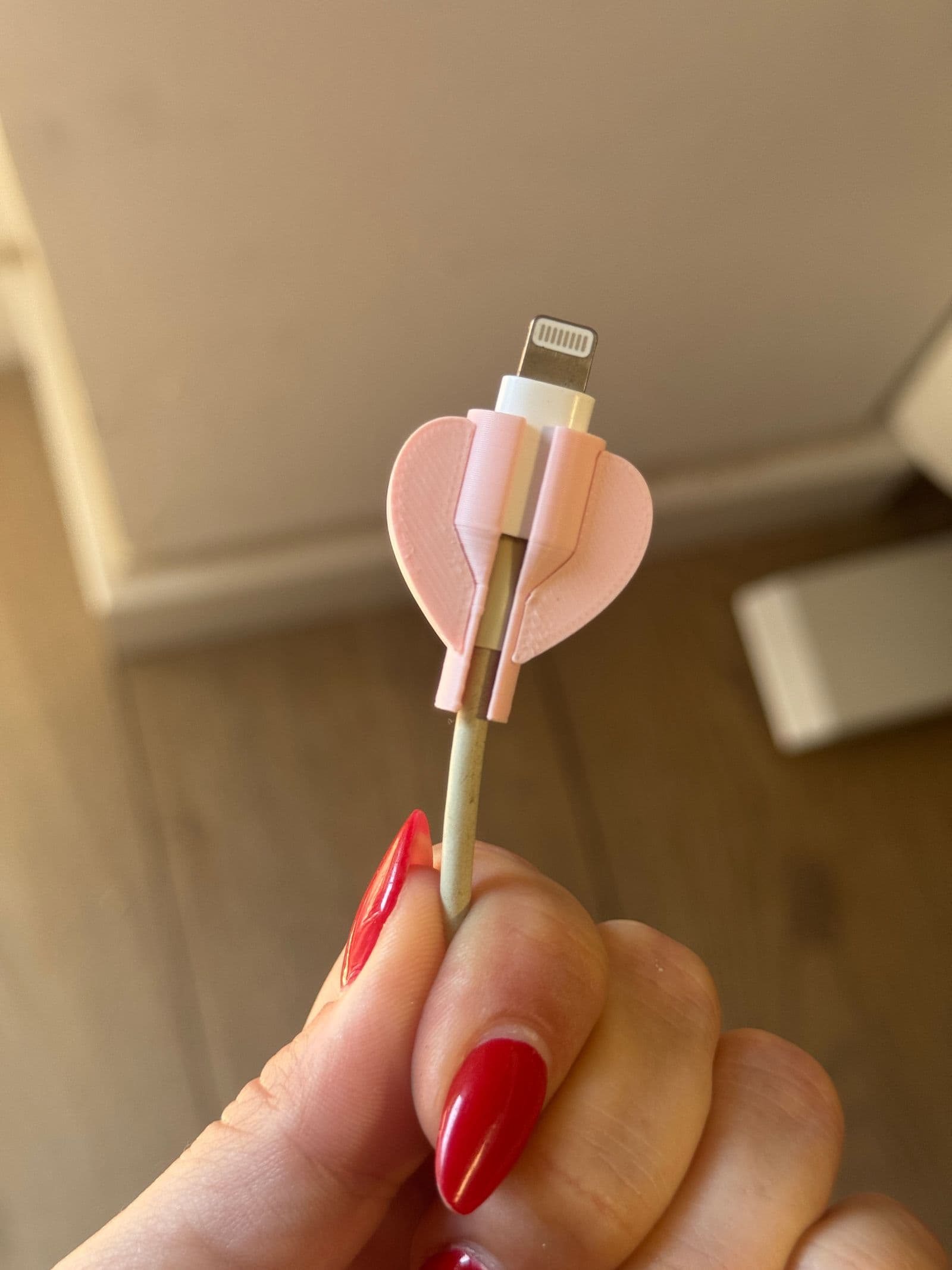 Universal Cable Protector - heart — 1