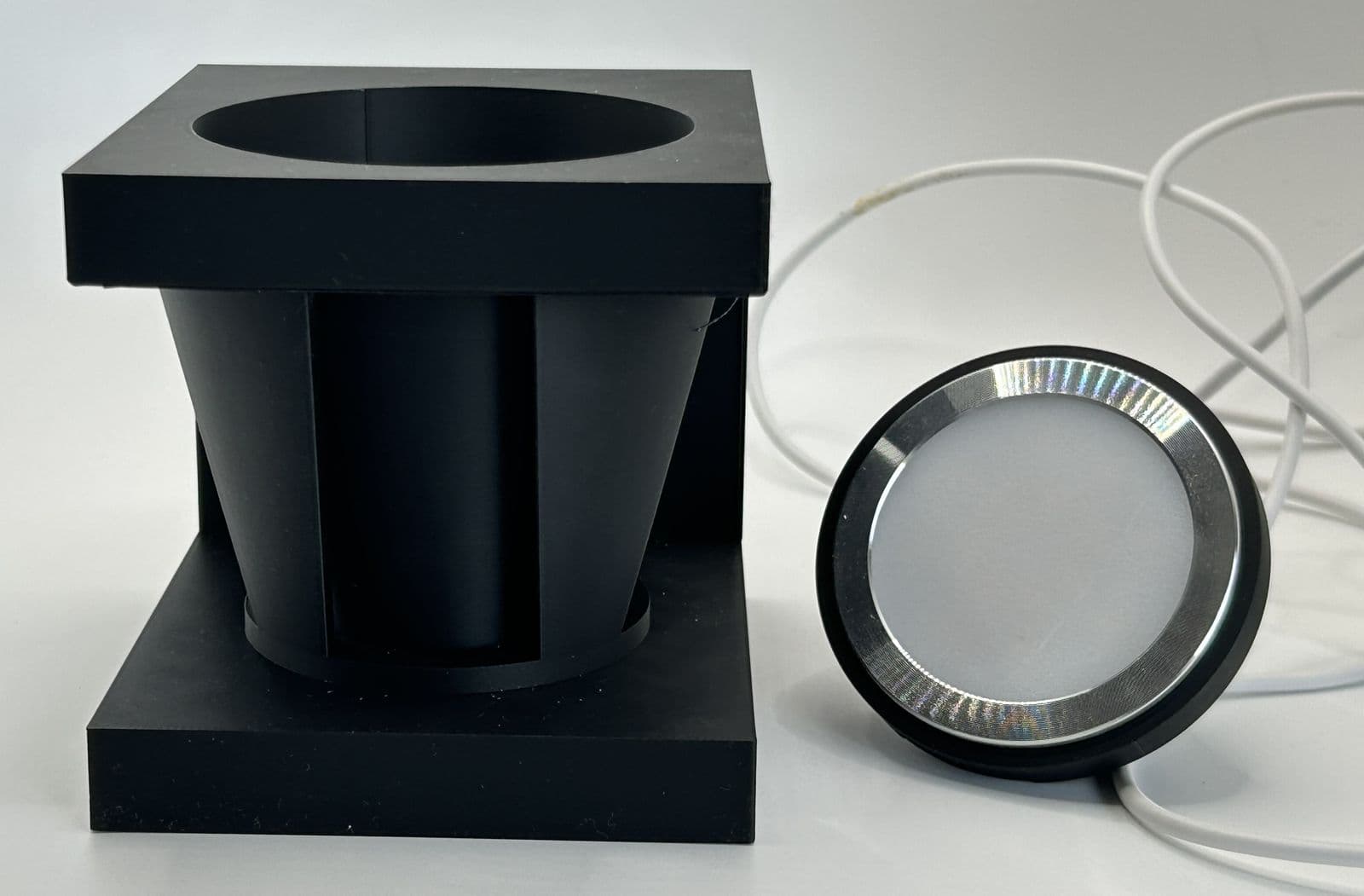 Vesper – Sculptural Bedside Lamp — 5