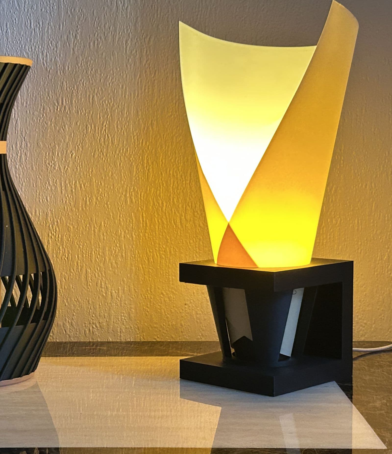 Vesper – Sculptural Bedside Lamp — 4