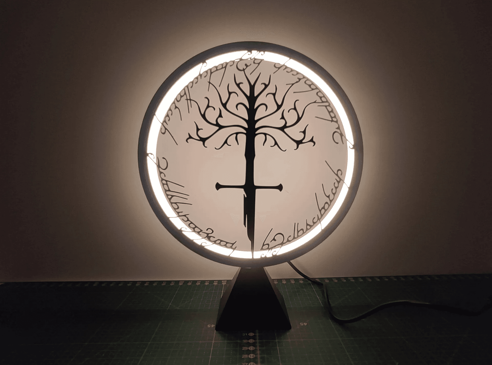 Ring Lamp with replaceable panels — 3