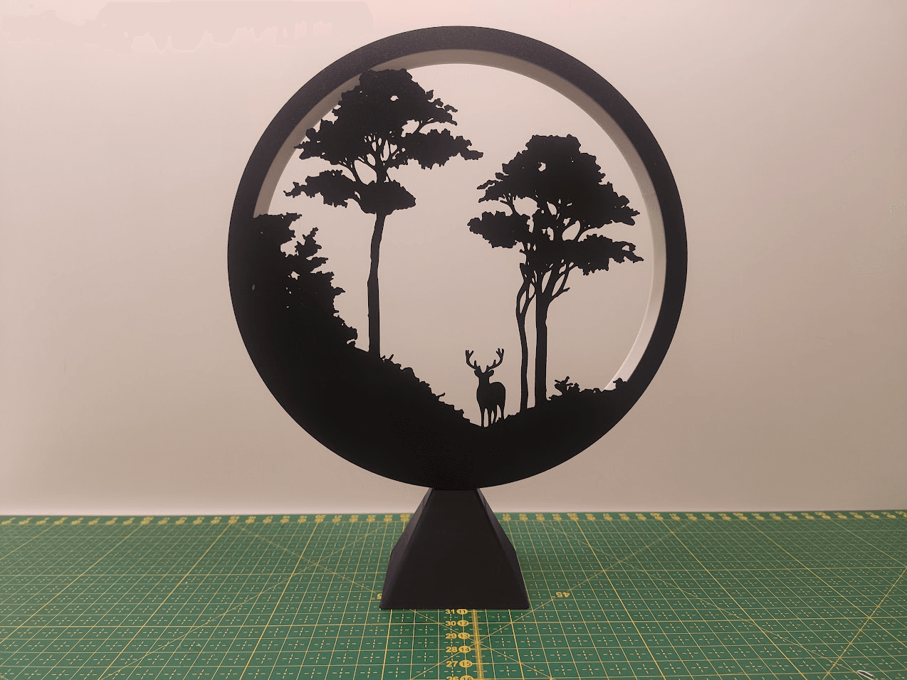 Ring Lamp with replaceable panels — 8