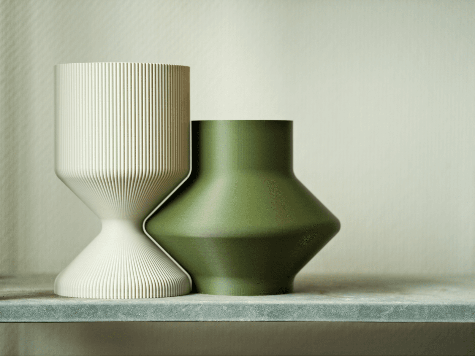 Set of modern vases/pots — 3