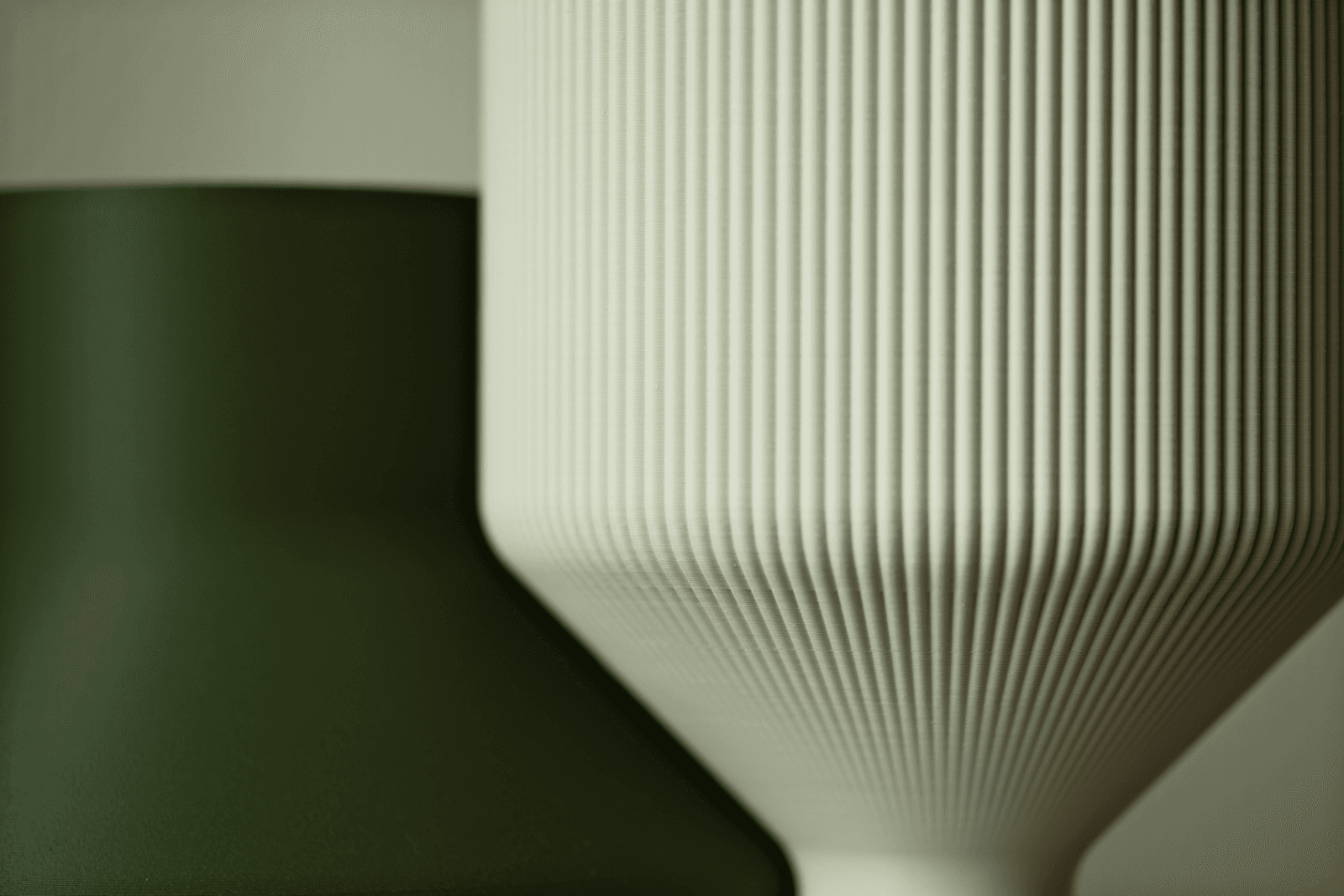 Set of modern vases/pots — 1