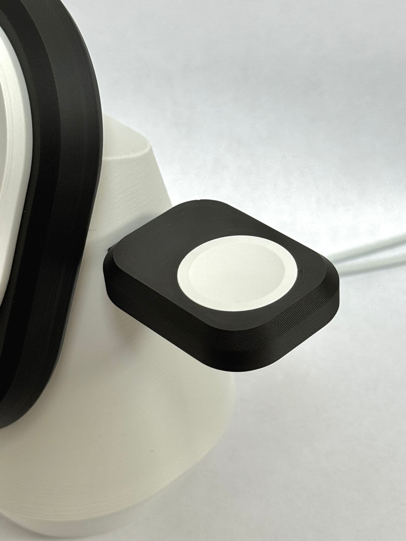 iPhone & Apple Watch charging station for MagSafe — 4