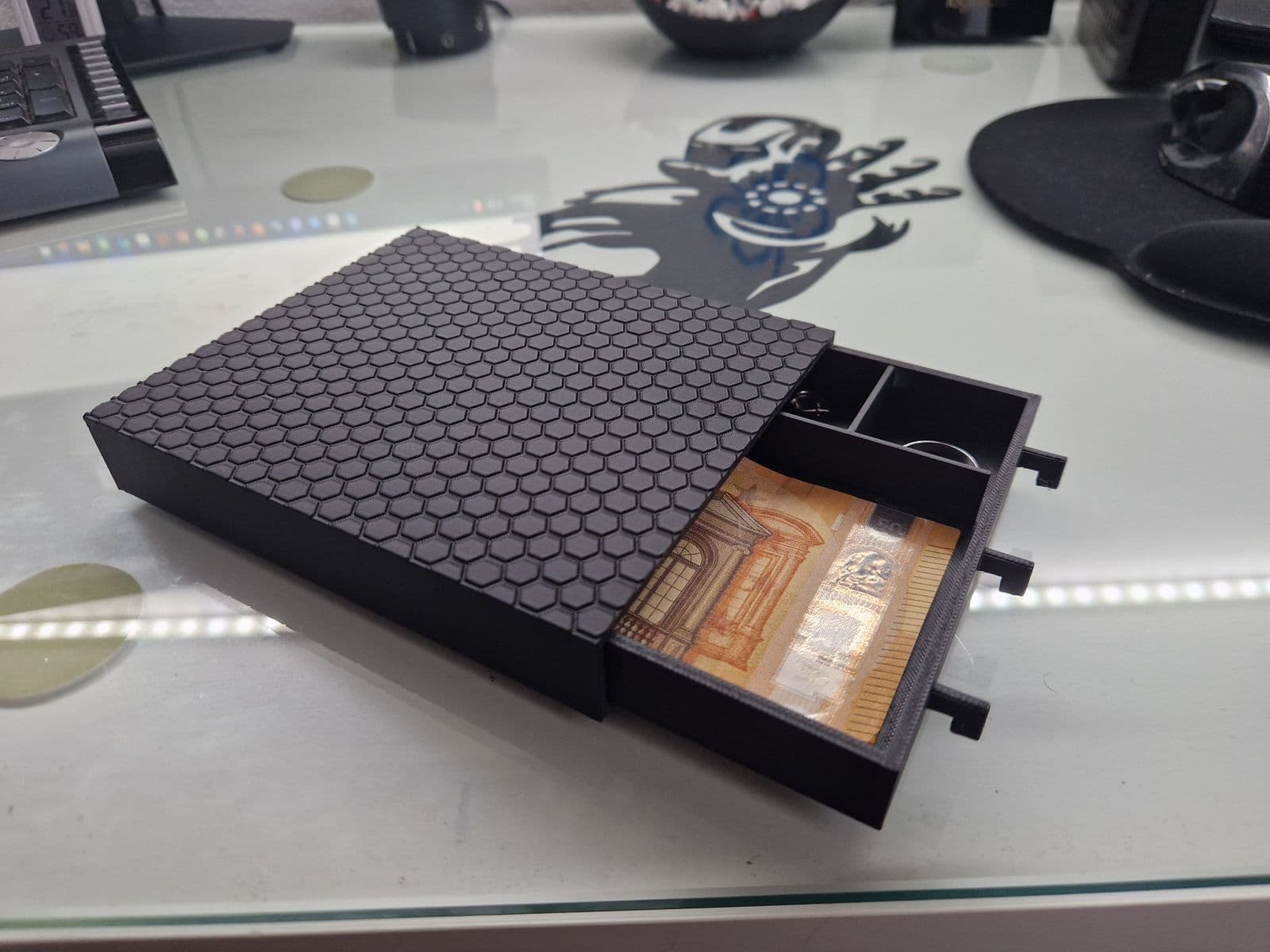 secret shelf for IKEA Skadis — 2