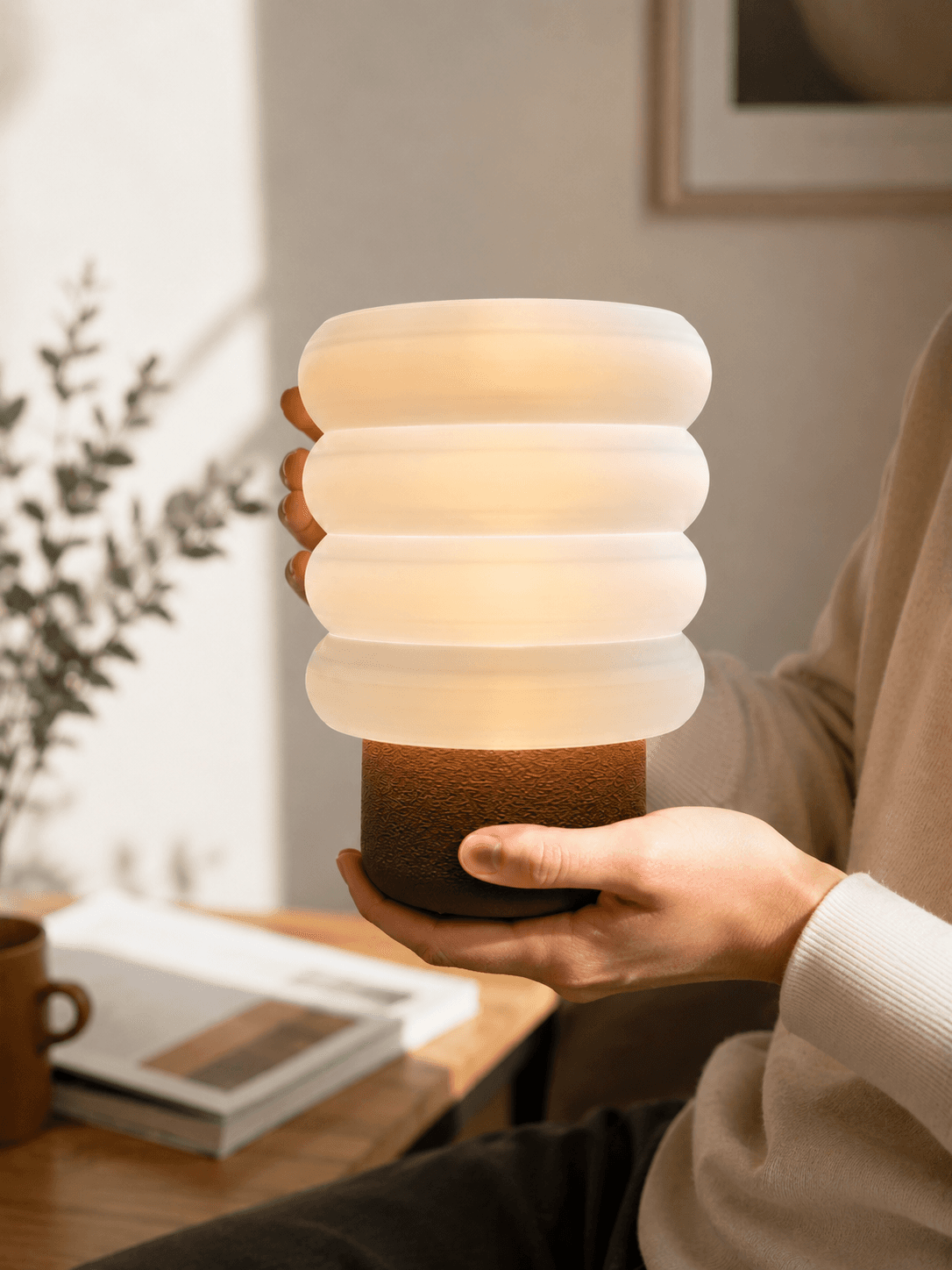Wavy Ambient Lamp - Modern Minimal Cozy Table Lamp — 2