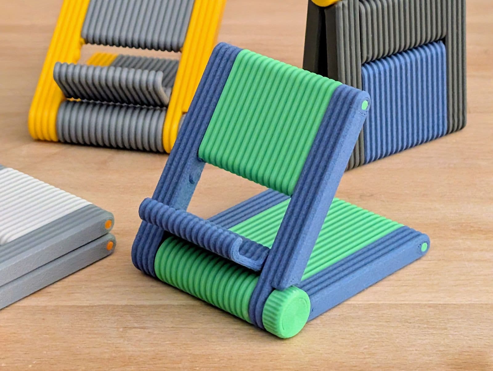 Adjustable Phone Stand — 3